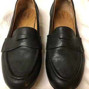 Clarks Indigo Black Leather Flats